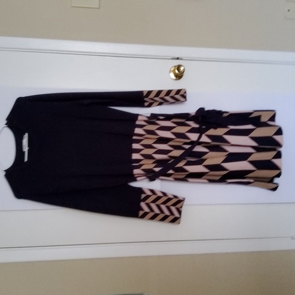 Eliza J sweater dress size xl black with dusty rose chevron
